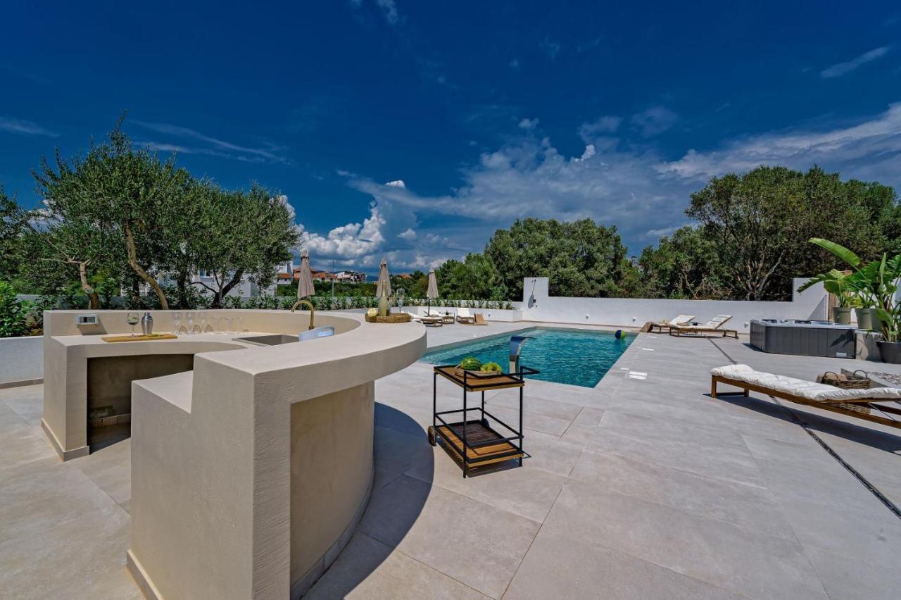 Luxury Villa Del Sogno With Pool, Jacuzzi, Parking Okrug Gornji Zewnętrze zdjęcie