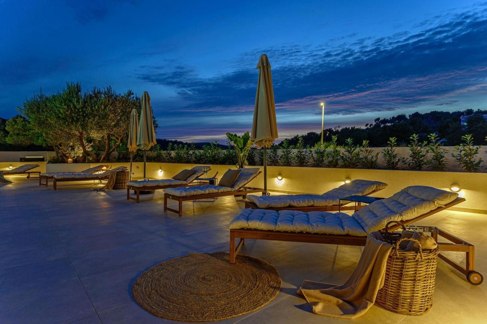 Luxury Villa Del Sogno With Pool, Jacuzzi, Parking Okrug Gornji Zewnętrze zdjęcie