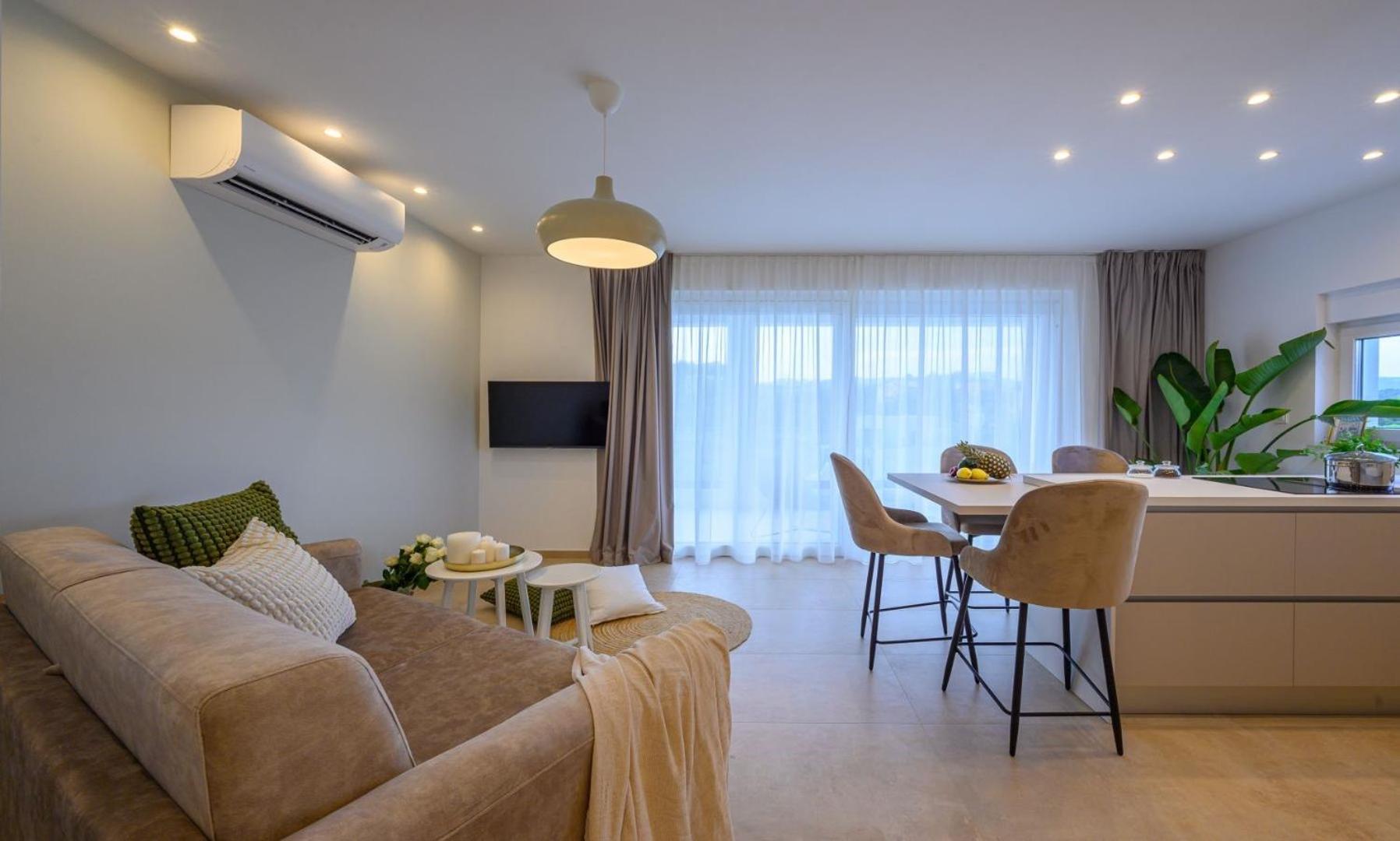 Luxury Villa Del Sogno With Pool, Jacuzzi, Parking Okrug Gornji Zewnętrze zdjęcie