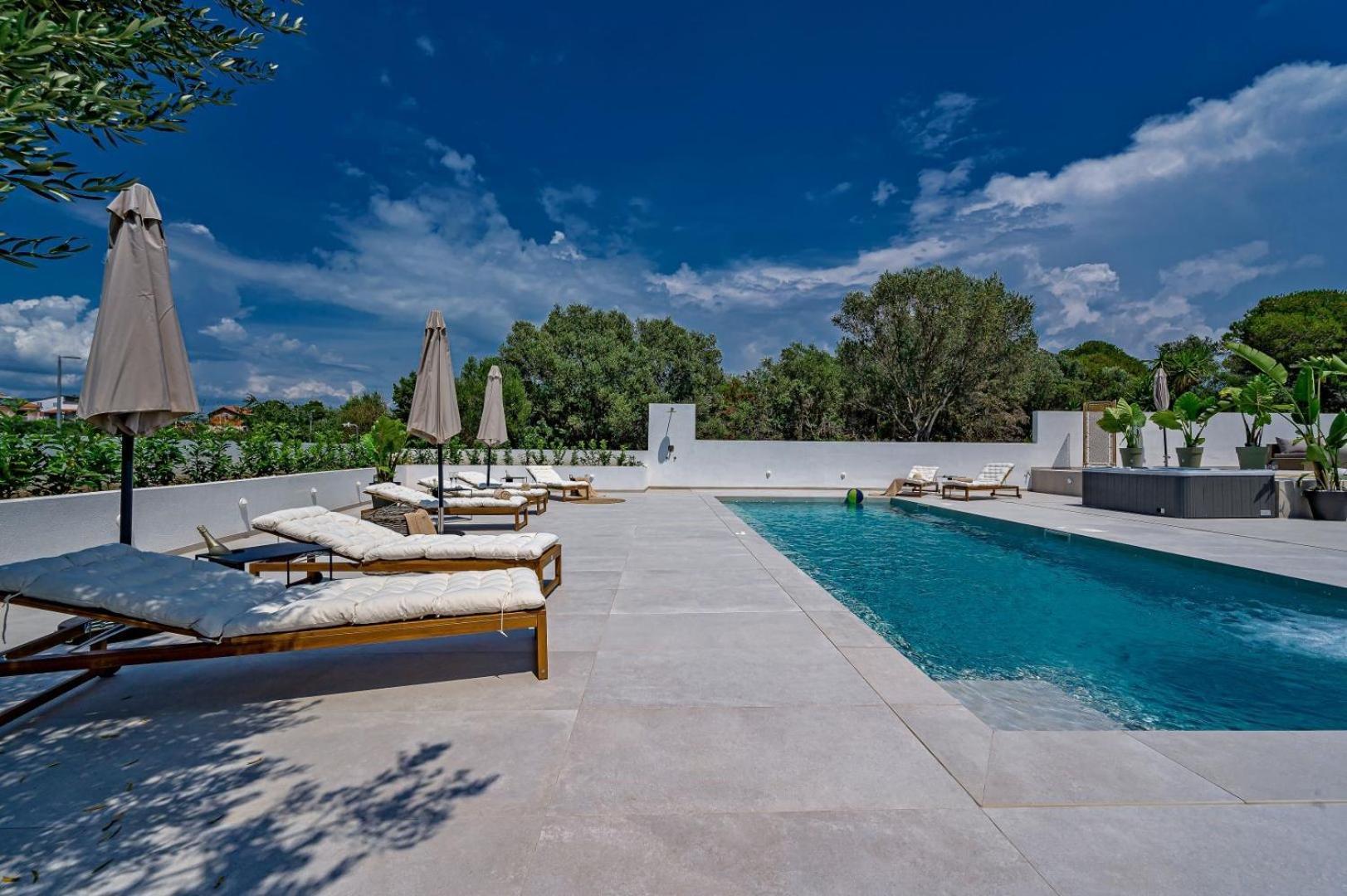 Luxury Villa Del Sogno With Pool, Jacuzzi, Parking Okrug Gornji Zewnętrze zdjęcie